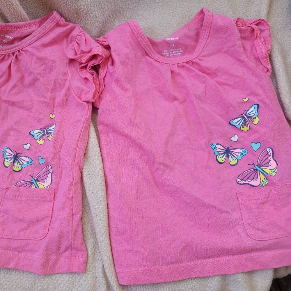 Twin matching shirts